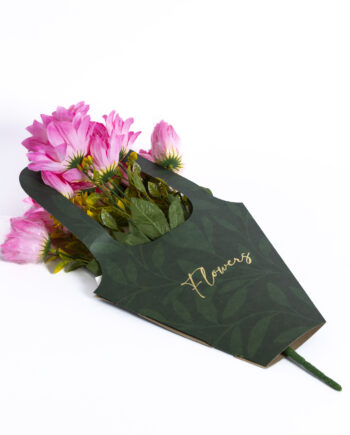 Porta flores verde con letras doradas